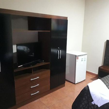 Residencia Leones De Castilla Asuncion Bagian luar foto