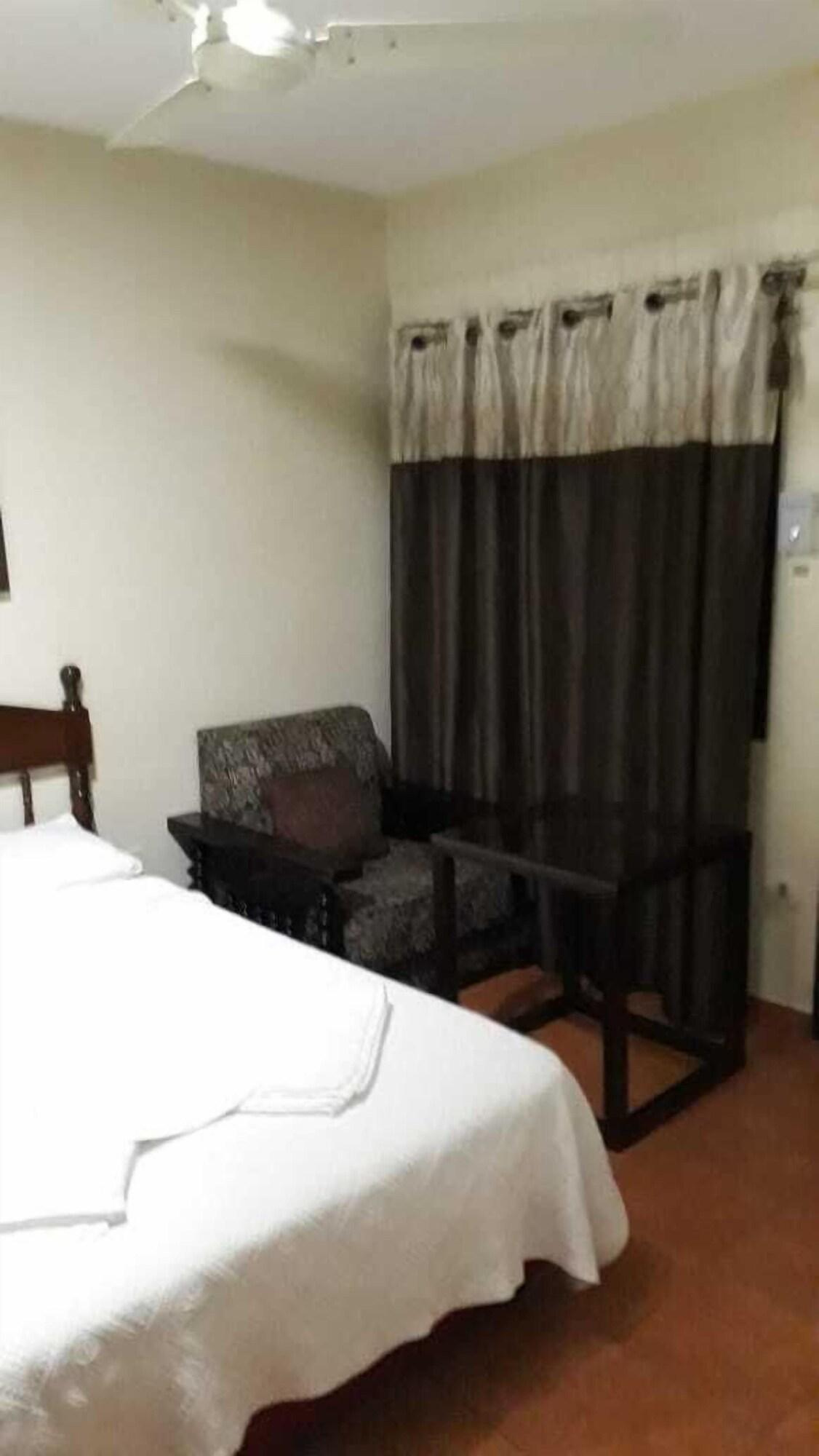 Residencia Leones De Castilla Asuncion Bagian luar foto