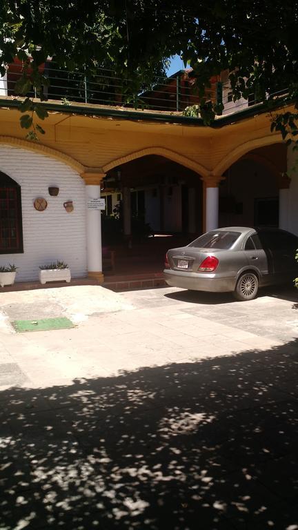 Residencia Leones De Castilla Asuncion Bagian luar foto