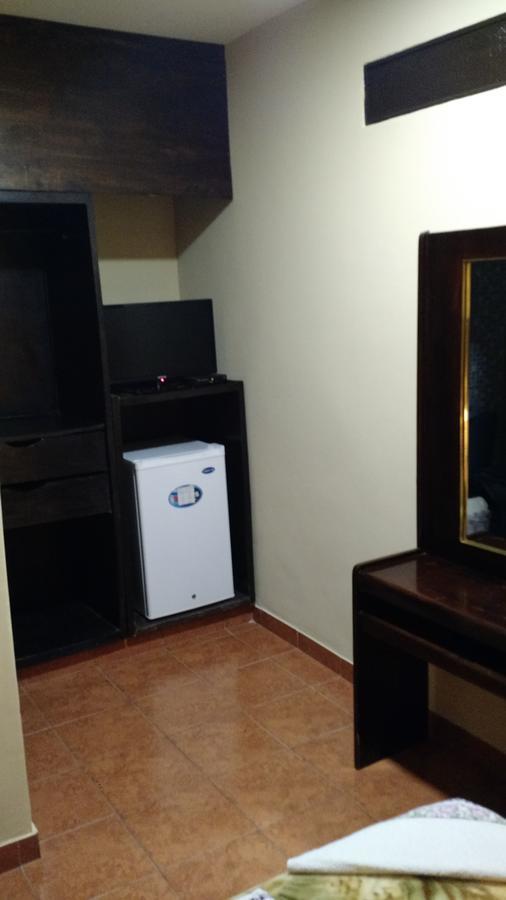 Residencia Leones De Castilla Asuncion Bagian luar foto
